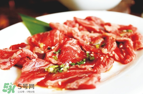 腌排骨要洗嗎？排骨腌完要洗嗎？