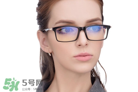 洗手液可以洗眼鏡嗎？眼鏡可以用洗手液洗嗎？
