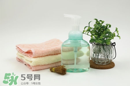 洗衣服能用洗手液嗎？洗手液可以洗衣服嗎？