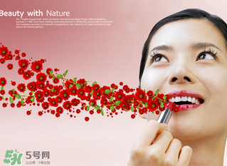 涂口紅嘴唇變白怎么辦？長期涂口紅的危害