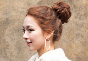 假發(fā)怎么扎丸子頭？假發(fā)丸子頭包怎么帶
