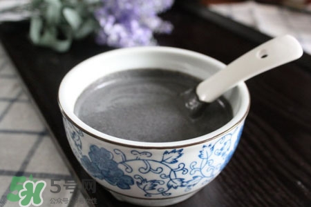 芝麻糊不能和什么一起吃？芝麻糊與哪些食物相克？