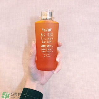 城野醫(yī)生vc100化妝水和城野醫(yī)生收斂水哪個(gè)好？對(duì)比