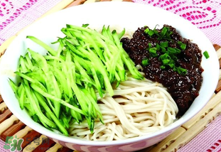 減肥可以吃炸醬面嗎？減肥期間吃炸醬面會(huì)胖嗎？