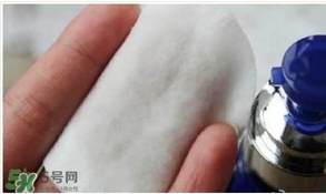 美容液是化妝水嗎？美容液和化妝水的區(qū)別