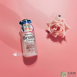 大創(chuàng)化妝刷清洗劑怎么用？大創(chuàng)化妝刷清洗劑使用方法