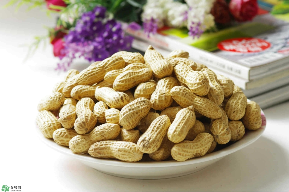 冬天吃花生好嗎？冬天吃花生會上火嗎？