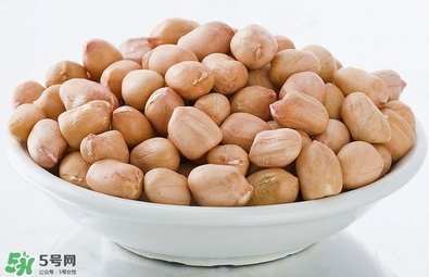 冬天吃花生好嗎？冬天吃花生會上火嗎？