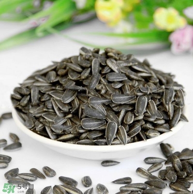 吃瓜子會(huì)口腔潰瘍嗎？口腔潰瘍可以吃瓜子嗎？