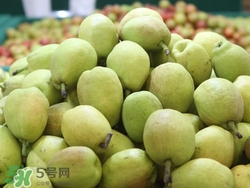 香梨表面一層滑滑的是什么？香梨表面為什么油油的？
