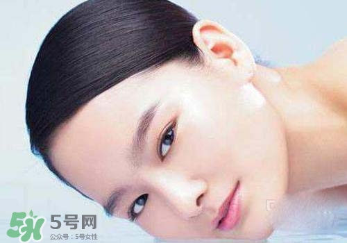 補(bǔ)水面膜一般敷多長時(shí)間？補(bǔ)水面膜敷多久？