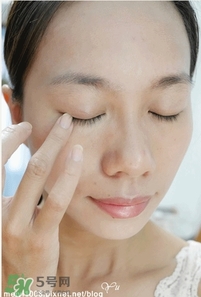 花娜小姐三色遮瑕膏怎么用？miss hana花娜小姐遮瑕膏使用方法