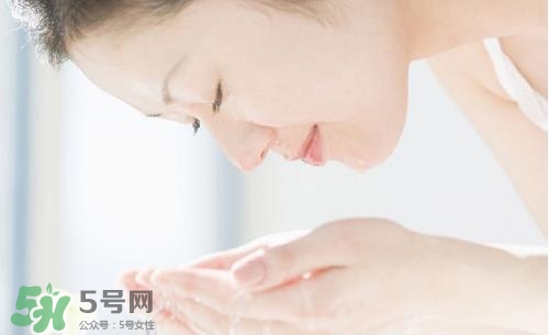 用白醋洗臉能祛斑嗎？白醋洗臉祛斑作用大嗎