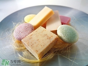 手工皂洗臉好嗎？手工皂和洗面奶哪個好？