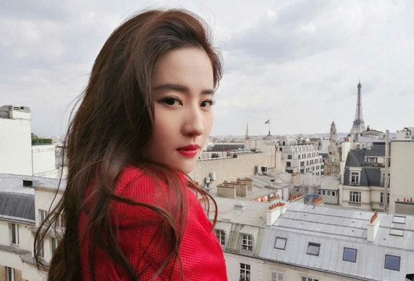 極光紅是什么顏色？極光紅口紅試色