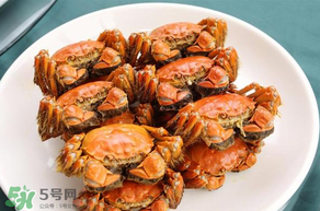 春天吃螃蟹應(yīng)該選公的好還是母的好？春天螃蟹是公的好還是母的？