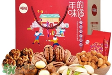 百草味和良品鋪?zhàn)幽膫€(gè)好？百草味和良品鋪?zhàn)訉?duì)比
