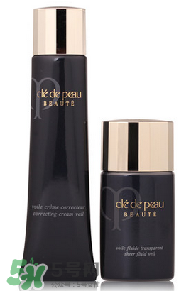 隔離霜浮粉嗎？用隔離霜浮粉怎么辦？