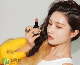 豆沙色和珊瑚色的區(qū)別 豆沙色珊瑚色哪個(gè)好看？