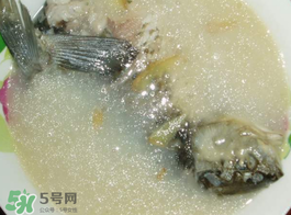 鯽魚湯怎么做才白？鯽魚湯怎么熬成奶白色？
