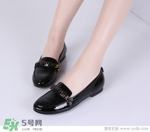 4月份穿什么鞋子？四月份鞋子搭配