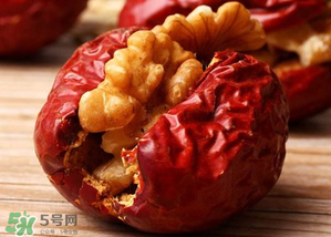 紅棗夾核桃有什么寓意？紅棗夾核桃的寓意