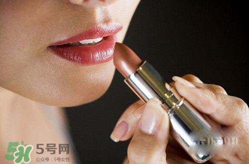 口紅過敏是怎樣的？口紅過敏怎么辦？