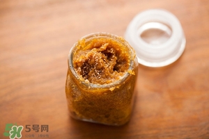 唇部磨砂膏多久用一次？唇部磨砂膏可以天天用嗎？