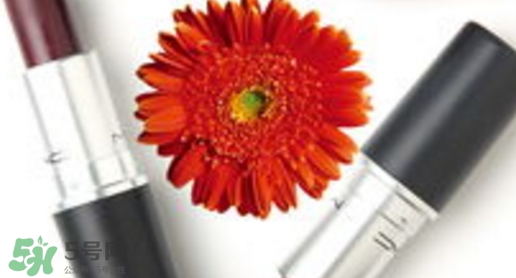 啞光口紅和珠光口紅哪個(gè)好？啞光口紅和珠光區(qū)別