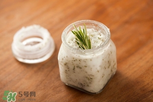 唇部磨砂膏多久用一次？唇部磨砂膏可以天天用嗎？