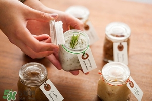 唇部磨砂膏多久用一次？唇部磨砂膏可以天天用嗎？