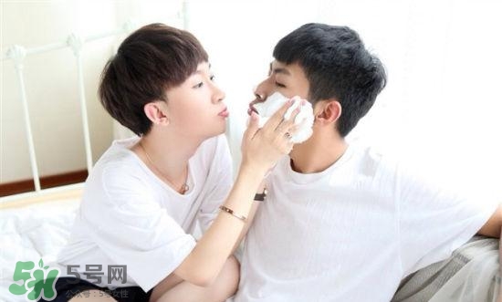 為什么同性戀都是帥哥？為什么同性戀容易的艾滋病呢