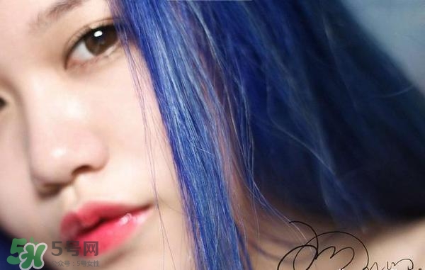 ysl鏡面唇釉和黑管唇釉哪個好？ysl鏡面唇釉和黑管唇釉區(qū)別