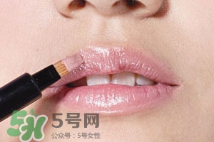 紫色腮紅適合什么口紅？紫色腮紅口紅搭配
