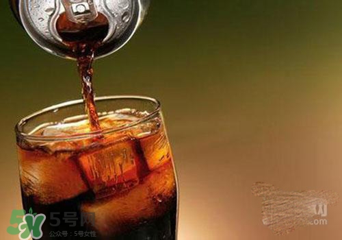 紅?？梢院涂蓸芬黄鸷葐幔考t牛和可樂一起喝的反應