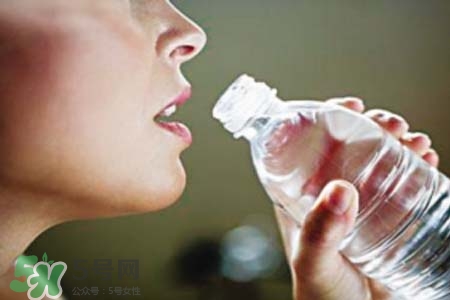 春天要多喝水嗎？春天多喝水有什么好處？