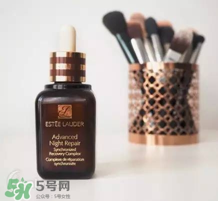 蘭蔻大眼精華和雅詩蘭黛小棕瓶哪個好？蘭蔻大眼精華和小棕瓶對比