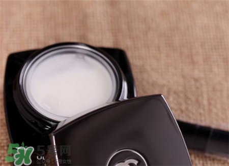 香奈兒智慧緊膚眼霜多少錢?香奈兒眼霜專柜價(jià)格 香奈兒智慧緊膚眼霜多少錢?香奈兒眼霜專柜價(jià)格