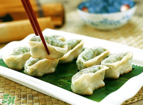 薺菜包餃子必須焯水嗎？薺菜包餃子要焯水嗎？