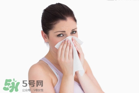 打噴嚏有異味是怎么回事？打噴嚏有臭味怎么辦？