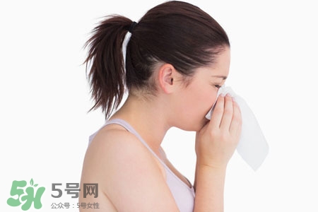 打噴嚏有異味是怎么回事？打噴嚏有臭味怎么辦？