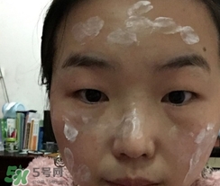 極密水光素顏霜怎么用？極密素顏霜使用方法