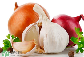 大蒜爛了一點(diǎn)還能吃嗎？大蒜爛根是怎么回事？
