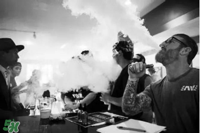 電子煙和真煙哪個(gè)危害大？電子煙和香煙哪個(gè)危害大？