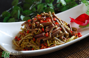 蕨菜苦能吃嗎？蕨菜苦的吃了會(huì)中毒嗎？