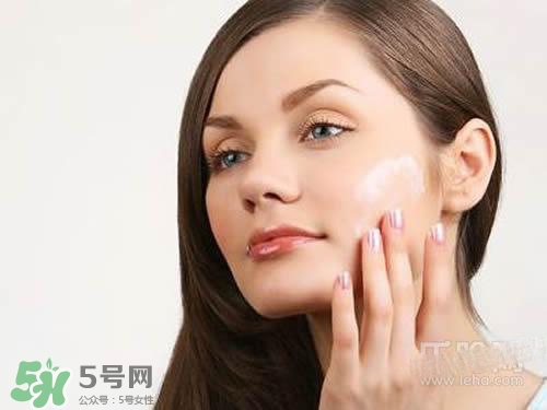 精華乳可以直接用嗎？精華乳可以單獨(dú)使用嗎？