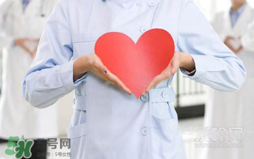 吃野芹菜會(huì)中毒嗎？吃野芹菜中毒了怎么辦？