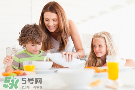 水痘期間不能吃什么？得水痘不能吃什么食物？