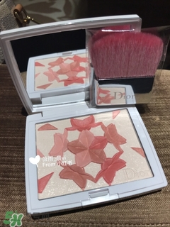 迪奧2017櫻花花瓣腮紅多少錢？2017dior櫻花腮紅專柜價(jià)格