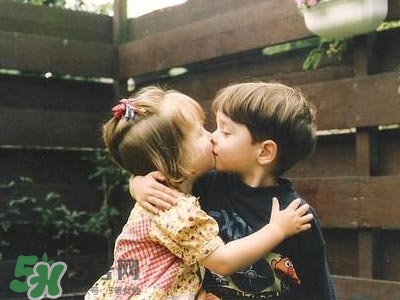 性教育從什么時(shí)候開(kāi)始？孩子性教育怎么教